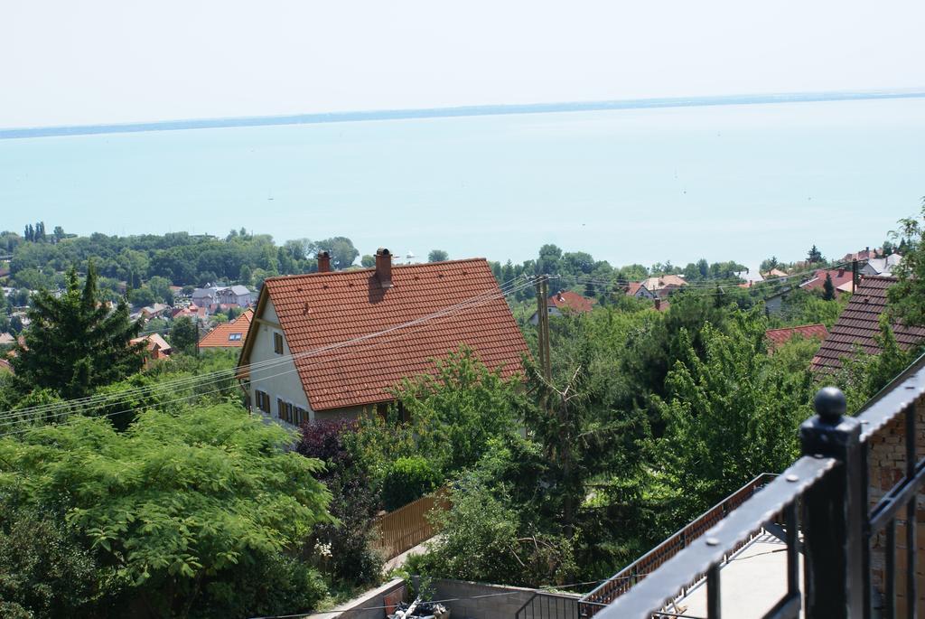 Hotel Sargarigo Apartman Haz Balatonalmádi Exterior foto